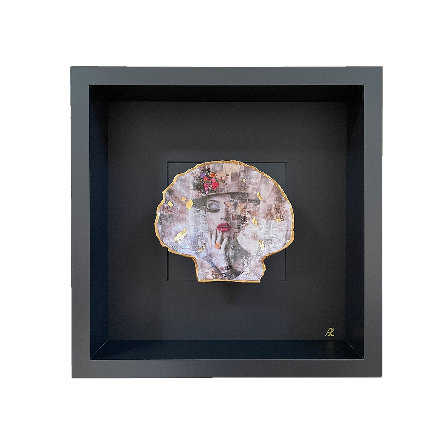 Chanel Face 1 - Sint Jakobsschelp ingelijst 27 x27 cm zwart